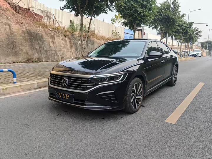 Фото 1 - Volkswagen Passat