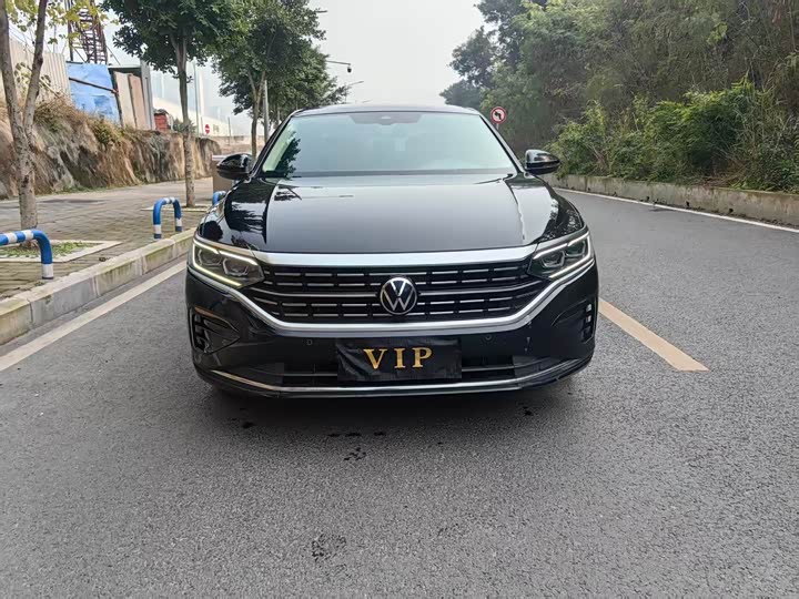 Фото 2 - Volkswagen Passat