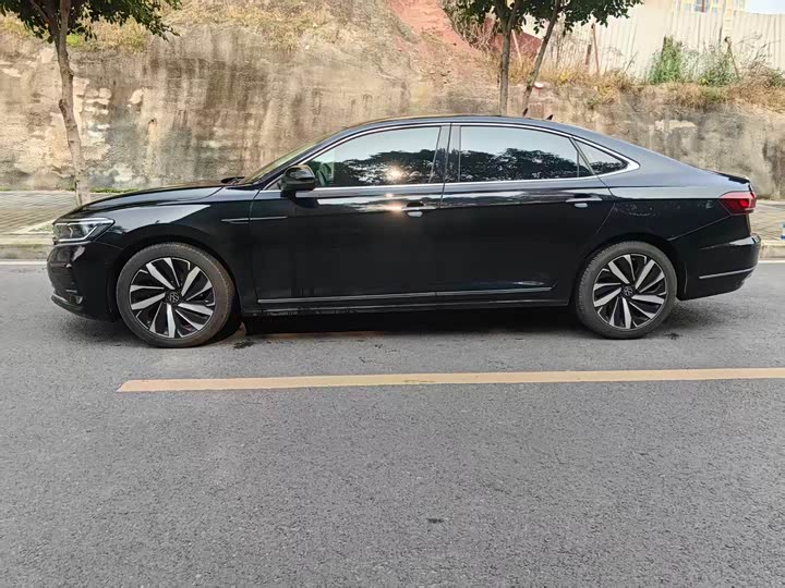 Фото 4 - Volkswagen Passat