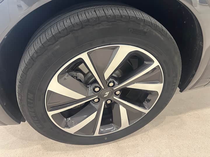 Фото 7 - LiXiang One