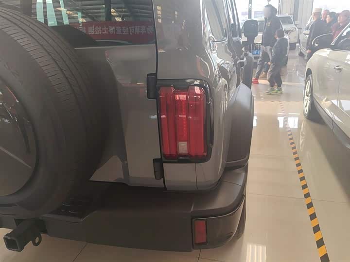 Фото 8 - Tank 300