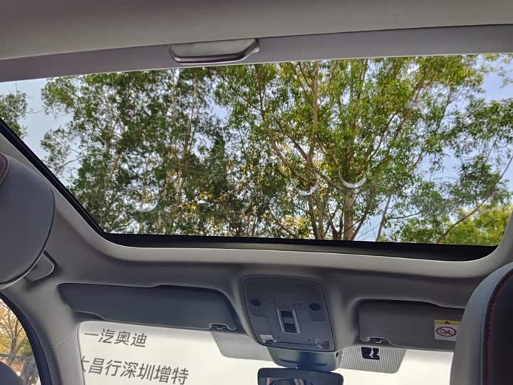 Фото 9 - Audi Q2L