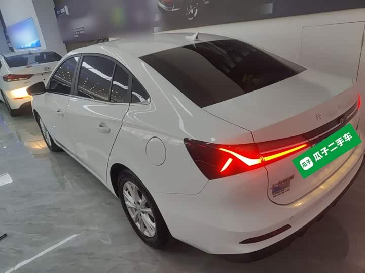 Фото 5 - Roewe i5