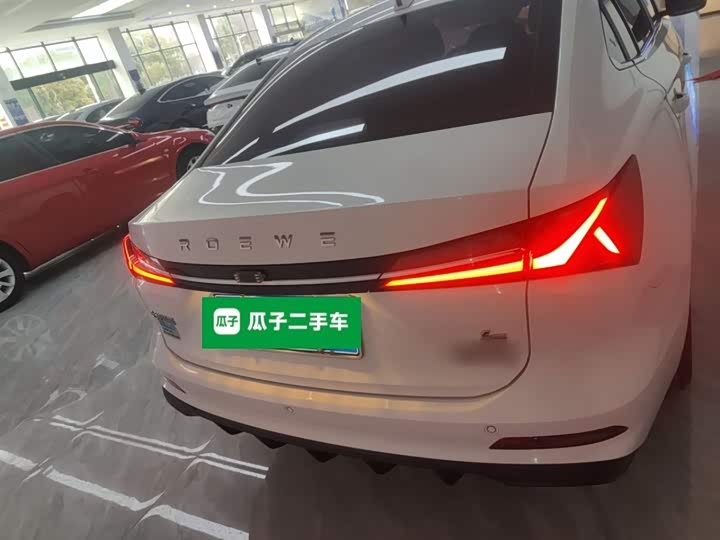 Фото 6 - Roewe i5