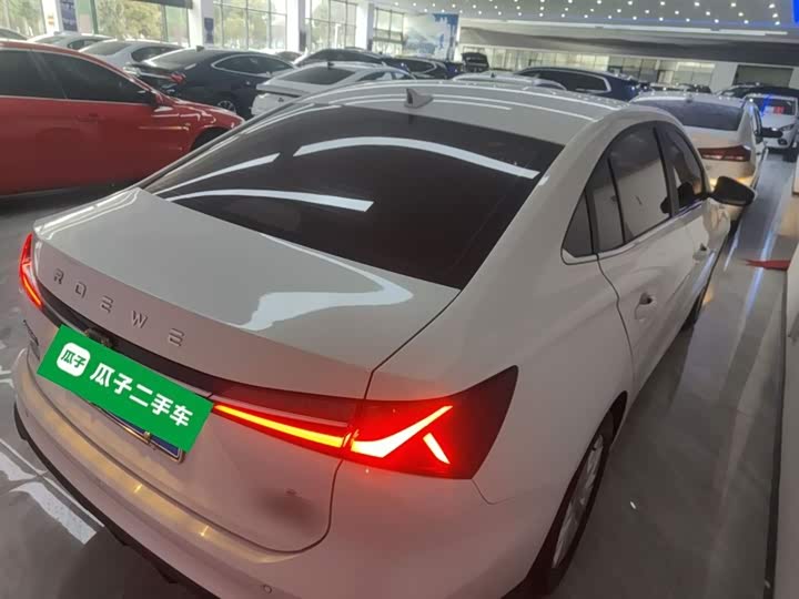 Фото 7 - Roewe i5