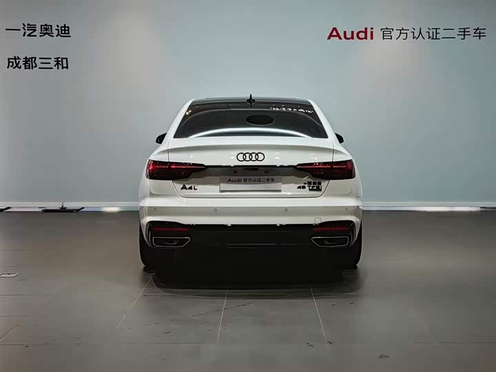 Фото 6 - Audi A4L