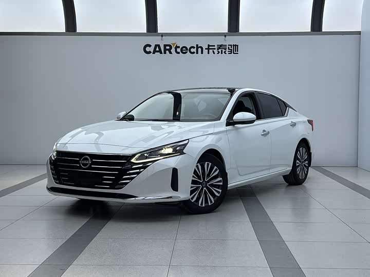 Фото 1 - Nissan Teana