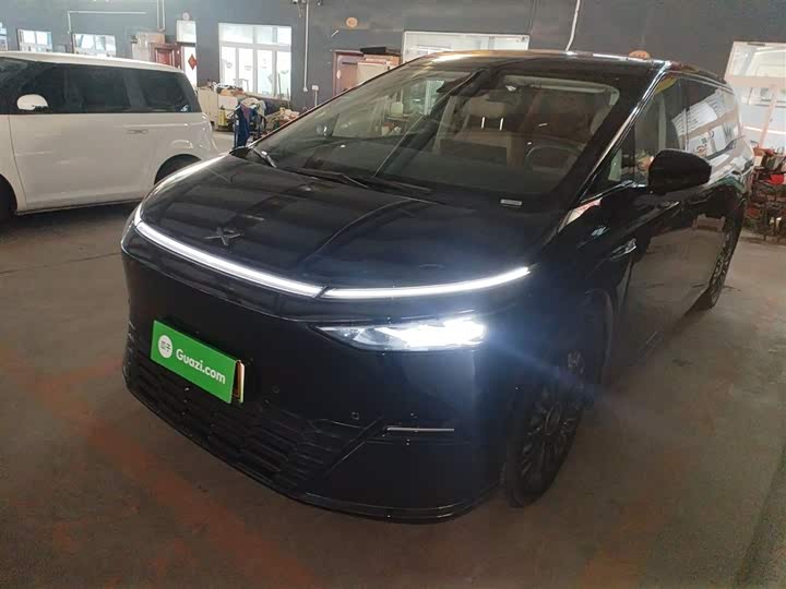 Фото 2 - XPeng X9