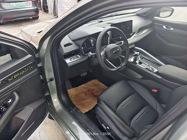 Фото 4 - Geely Preface