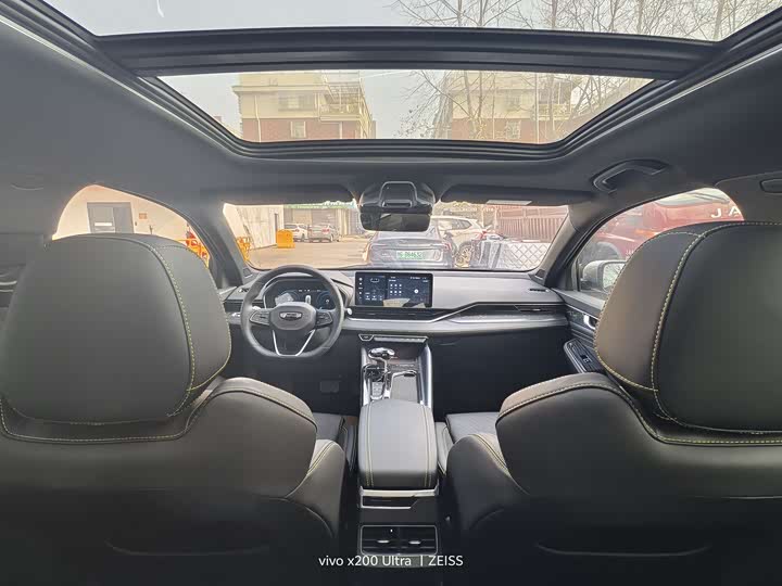 Фото 7 - Geely Preface