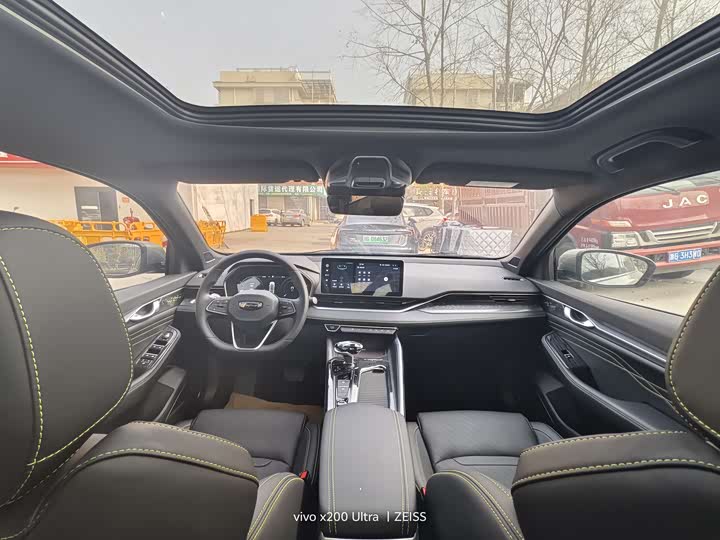 Фото 8 - Geely Preface