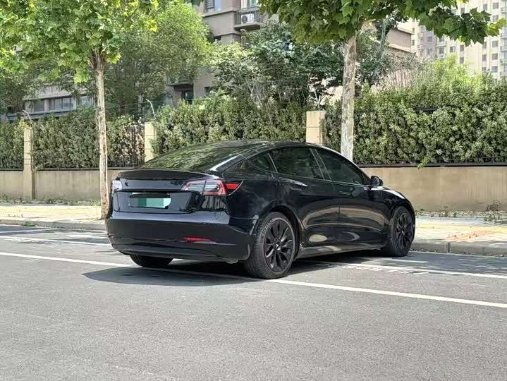 Фото 7 - Tesla Model 3
