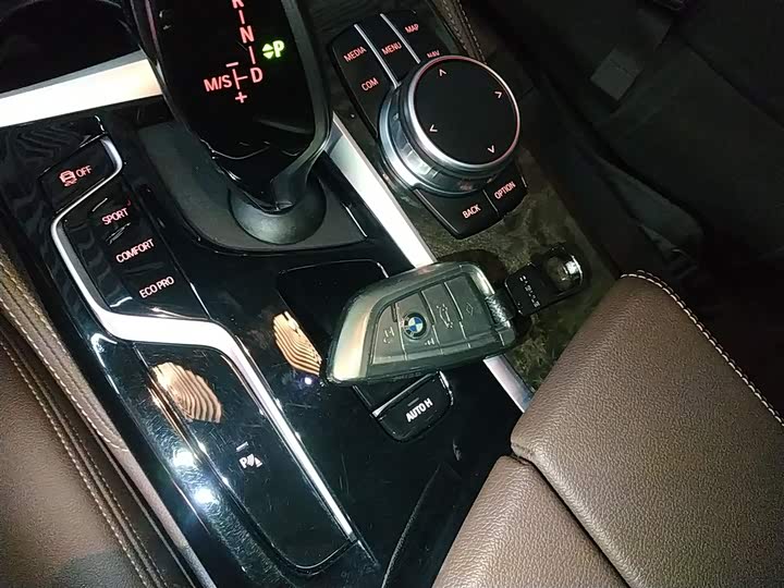 Фото 9 - BMW 5 Series