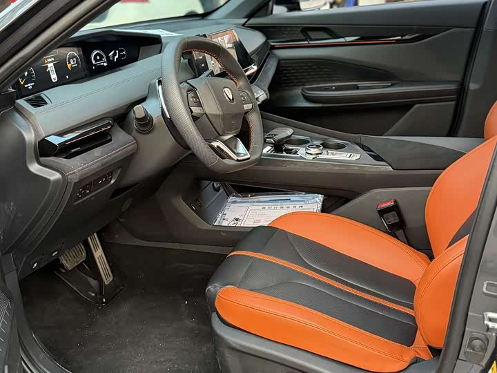 Фото 4 - Changan UNI-V