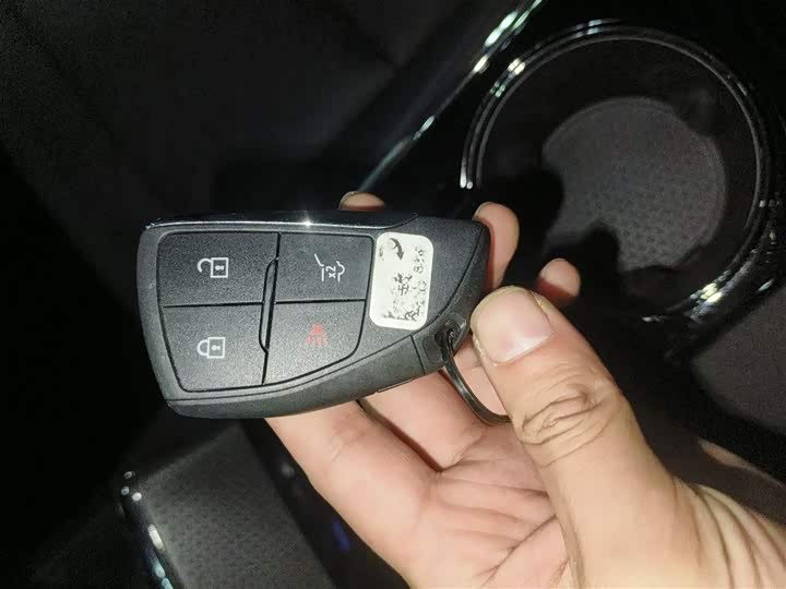 Фото 8 - Chevrolet Equinox Plus