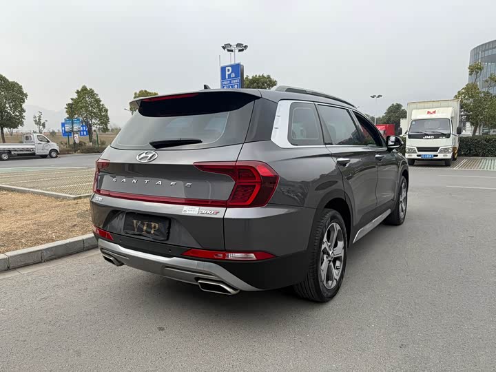 Фото 7 - Hyundai Santa Fe