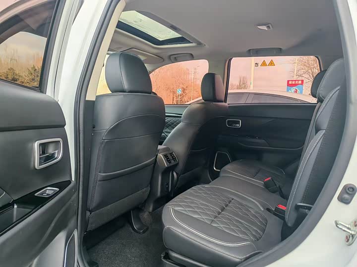 Фото 4 - Mitsubishi Outlander