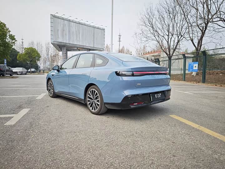 Фото 9 - Leapmotor B01