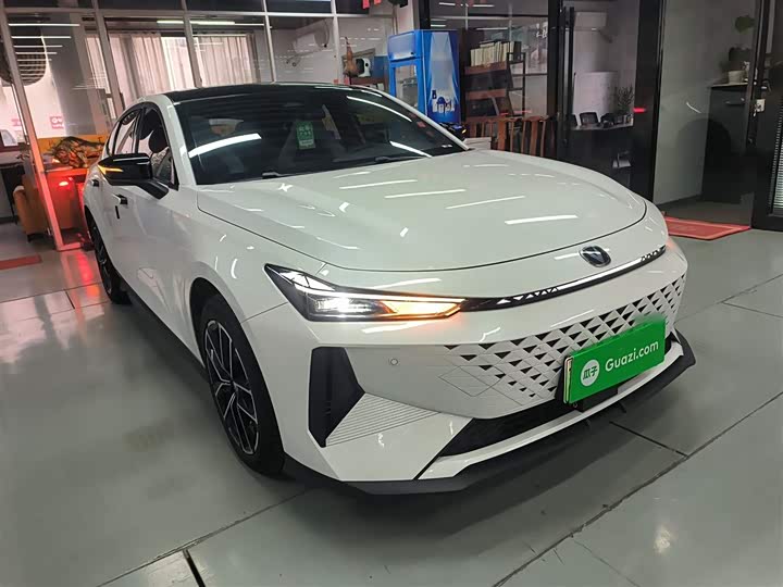 Фото 4 - Changan UNI-V Hybrid