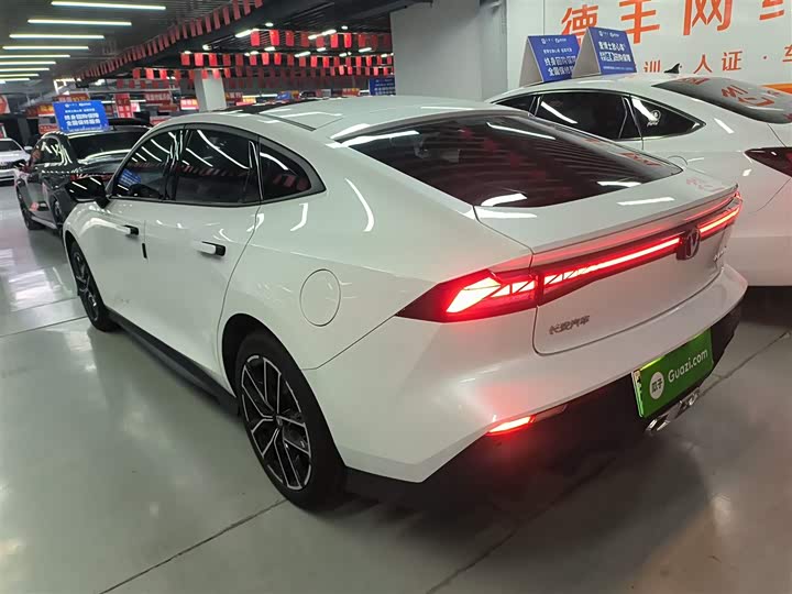 Фото 5 - Changan UNI-V Hybrid