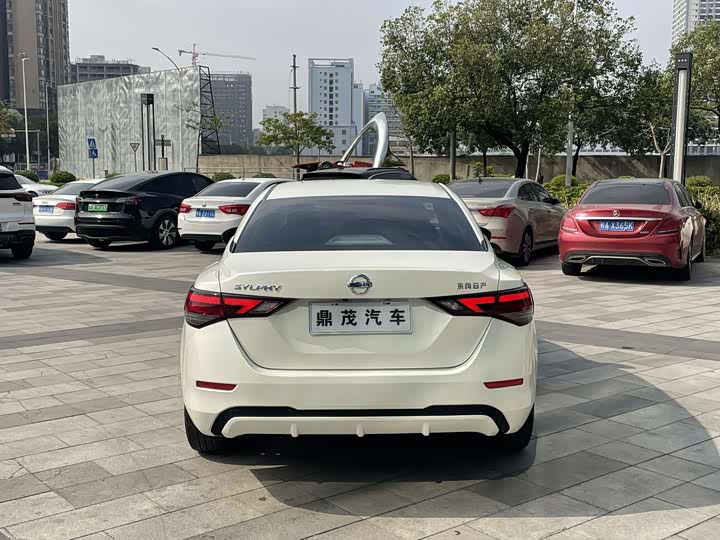 Фото 4 - Nissan Sylphy