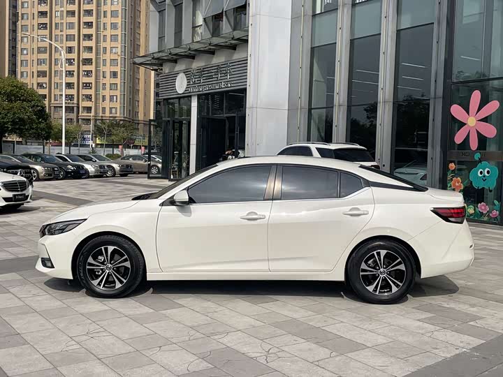 Фото 5 - Nissan Sylphy