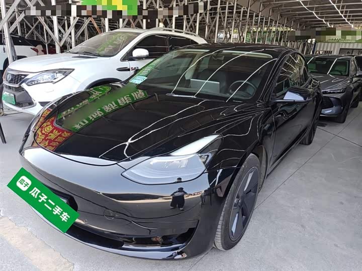 Фото 1 - Tesla Model 3