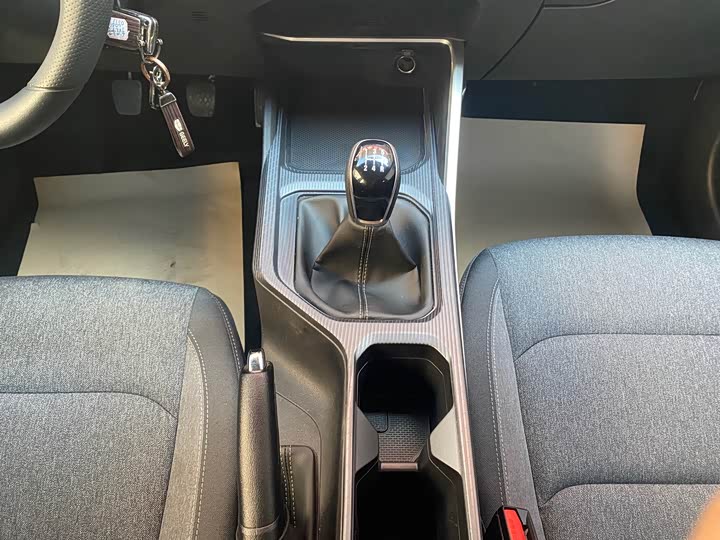 Фото 4 - Geely Emgrand