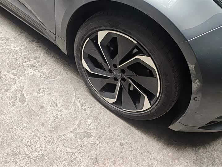 Фото 6 - Zeekr 001