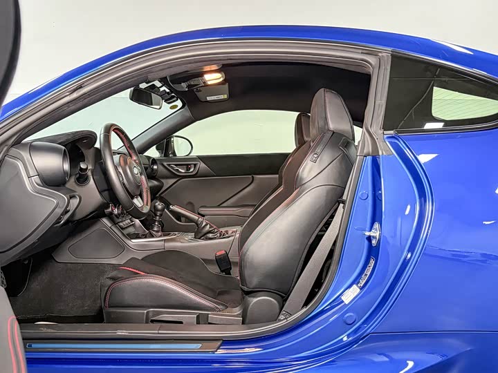 Фото 9 - Subaru BRZ