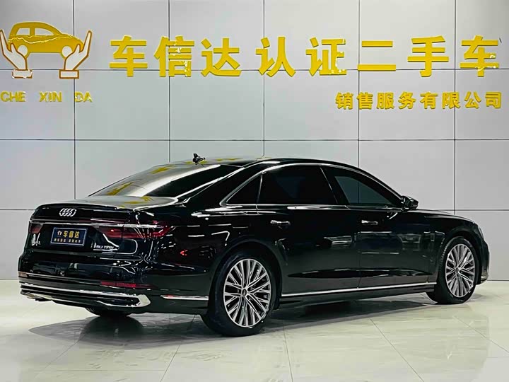 Фото 3 - Audi A8