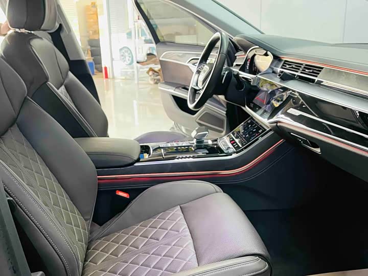 Фото 6 - Audi A8