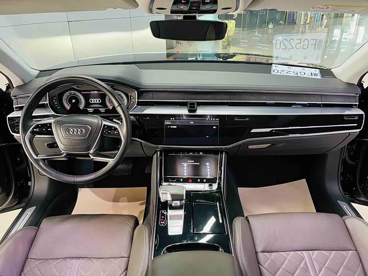 Фото 9 - Audi A8