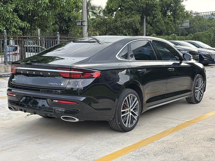 Фото 6 - Geely Preface