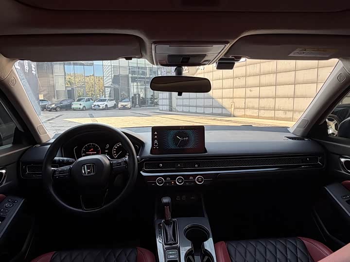 Фото 8 - Honda Civic