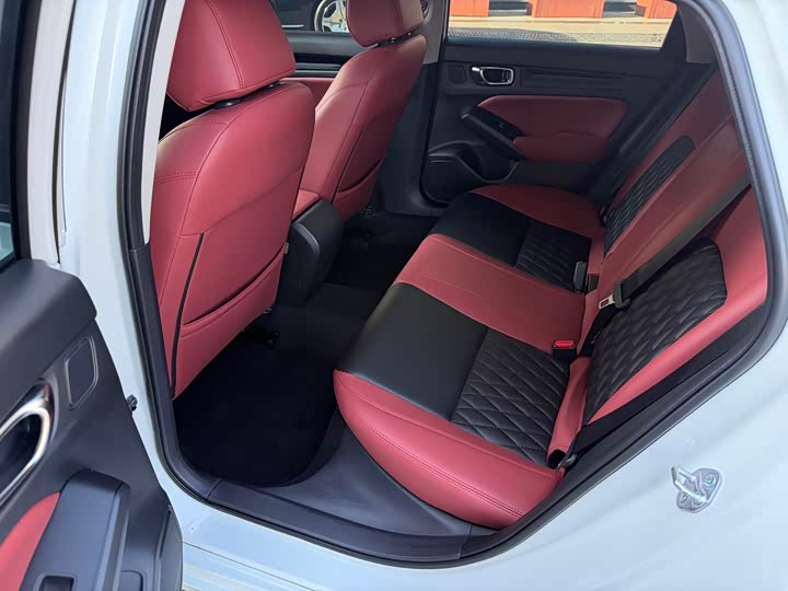 Фото 9 - Honda Civic