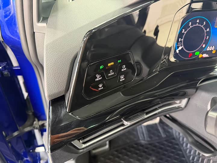 Фото 8 - Volkswagen Golf