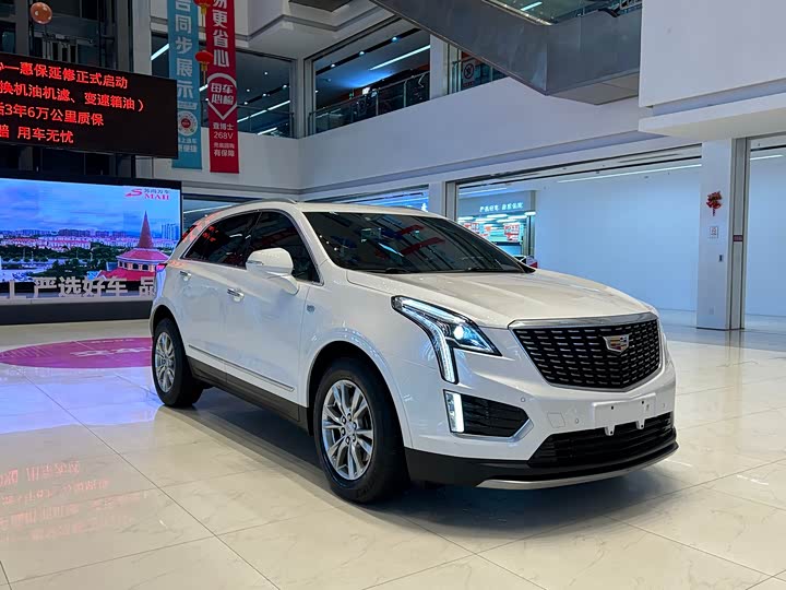 Фото 2 - Cadillac XT5