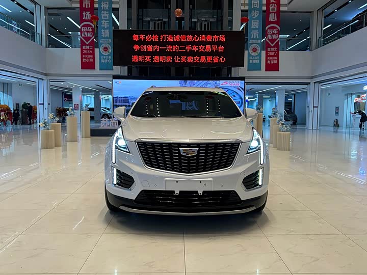 Фото 3 - Cadillac XT5