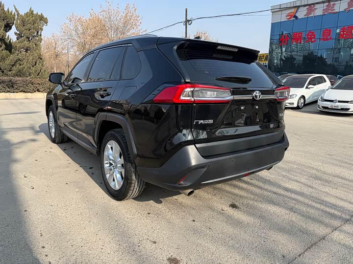 Фото 7 - Toyota Wildlander