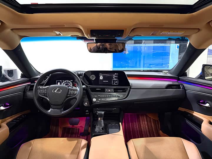 Фото 5 - Lexus ES