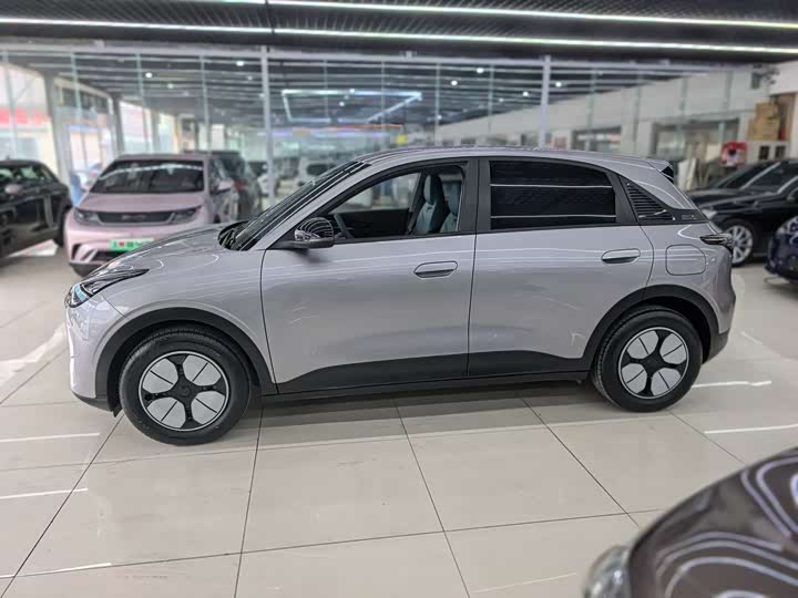 Фото 2 - Geely Galaxy Geome