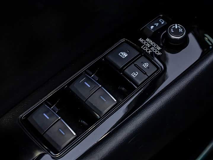 Фото 3 - Toyota Vellfire