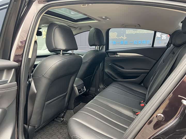 Фото 9 - Mazda Atenza