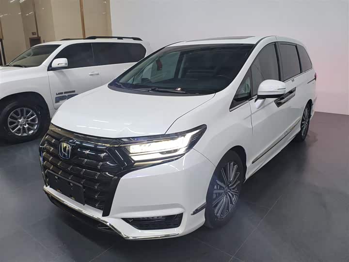 Фото 1 - Honda Elysion