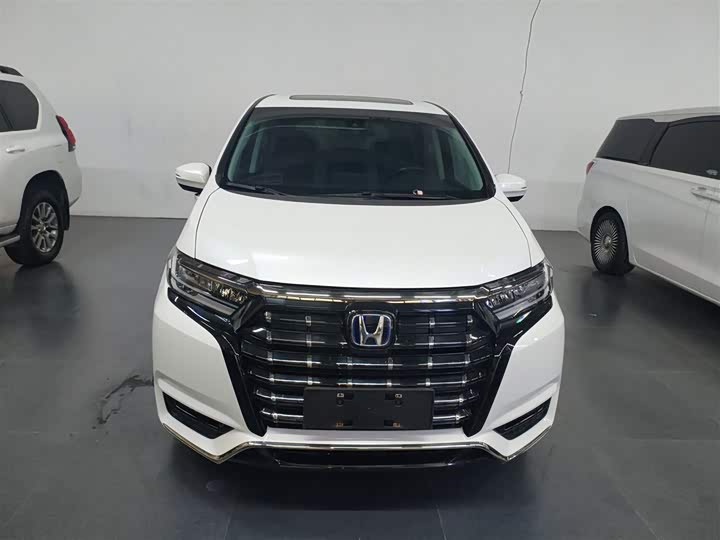 Фото 3 - Honda Elysion