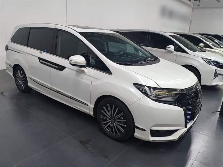 Фото 4 - Honda Elysion