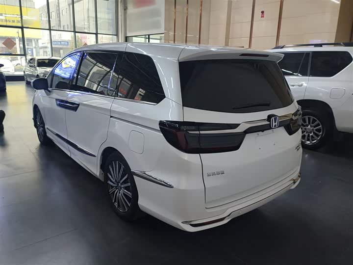 Фото 5 - Honda Elysion