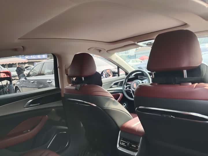 Фото 6 - Hongqi H5