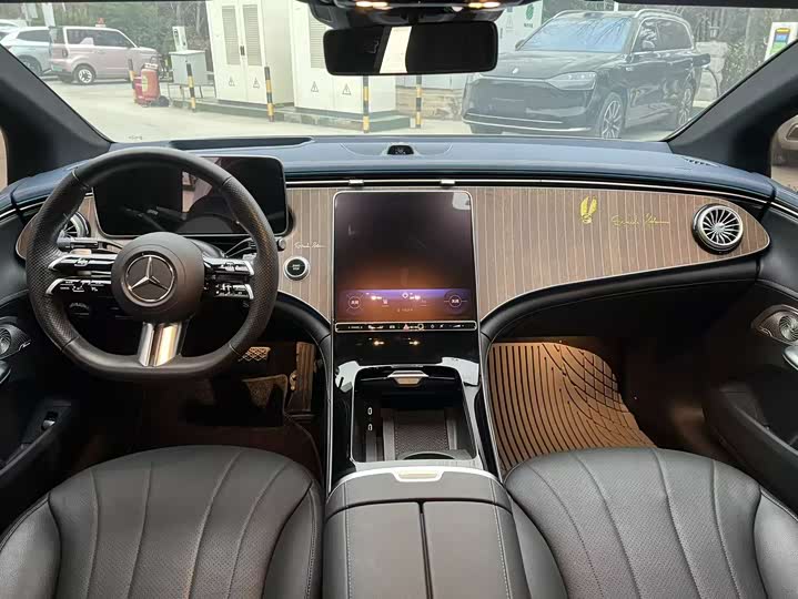 Фото 6 - Mercedes-Benz EQE